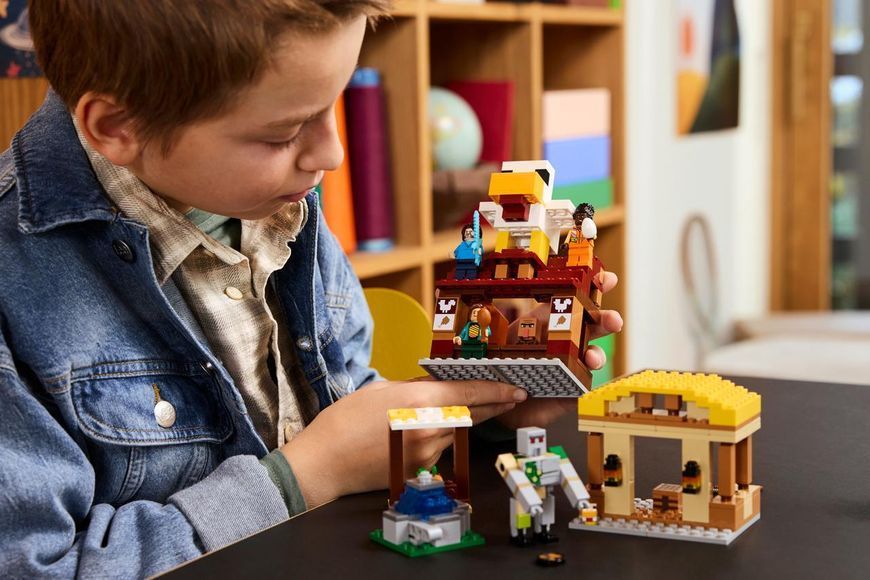 Конструктор Лего Майнкрафт Нападение шара гаста на деревню Lego Minecraft 21273 21273 фото